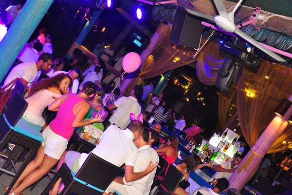 Saturday Night At Edde Sands